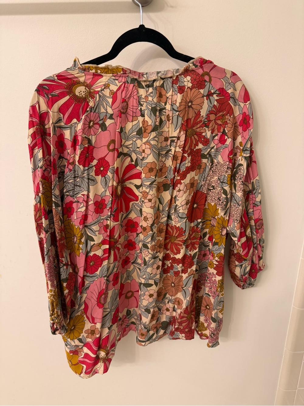 Entro Floral V-Neck Peasant Blouse - Pink Multi - Picture 2 of 2